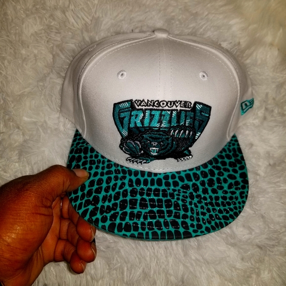 New Era 7 1/2 Fitted Hat - Picture 1 of 4